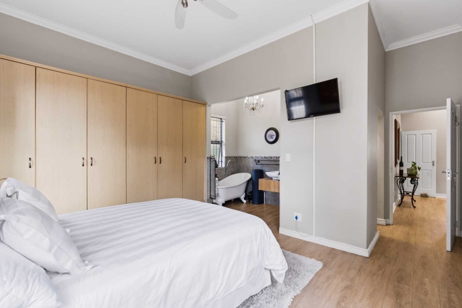 3 Bedroom Property for Sale in Royal Ascot Western Cape